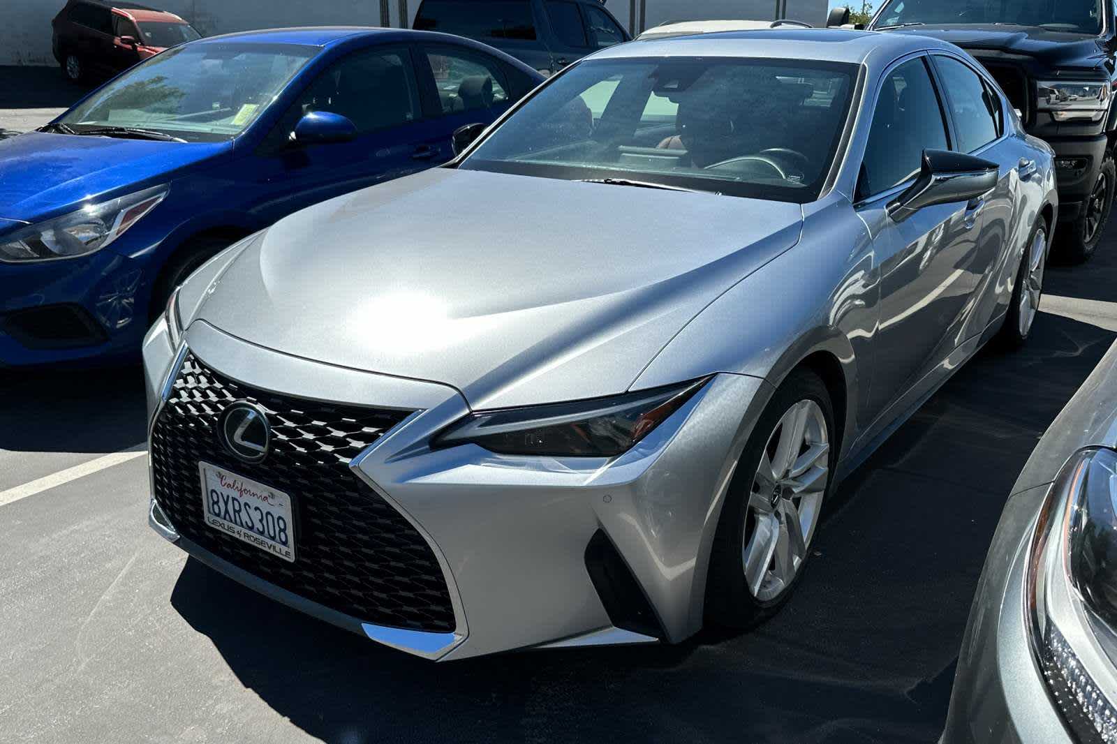 2021 Lexus IS  2