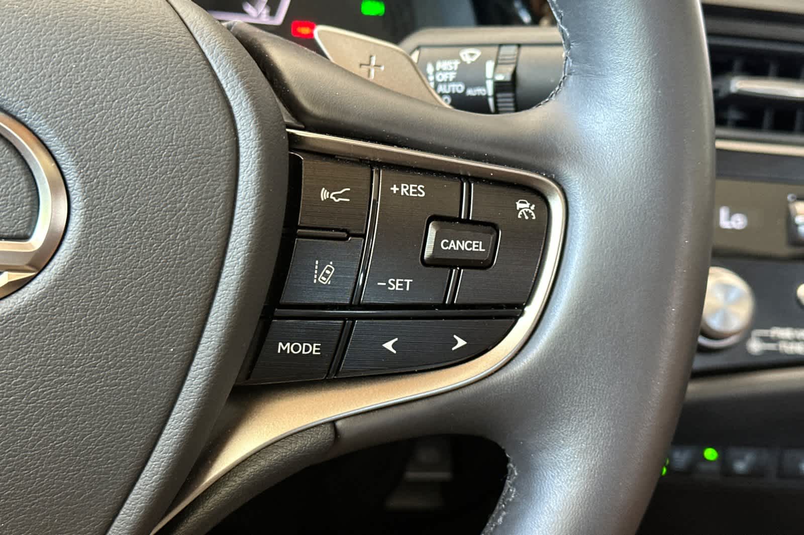 Thumbnail: 2025 Lexus ES - 26