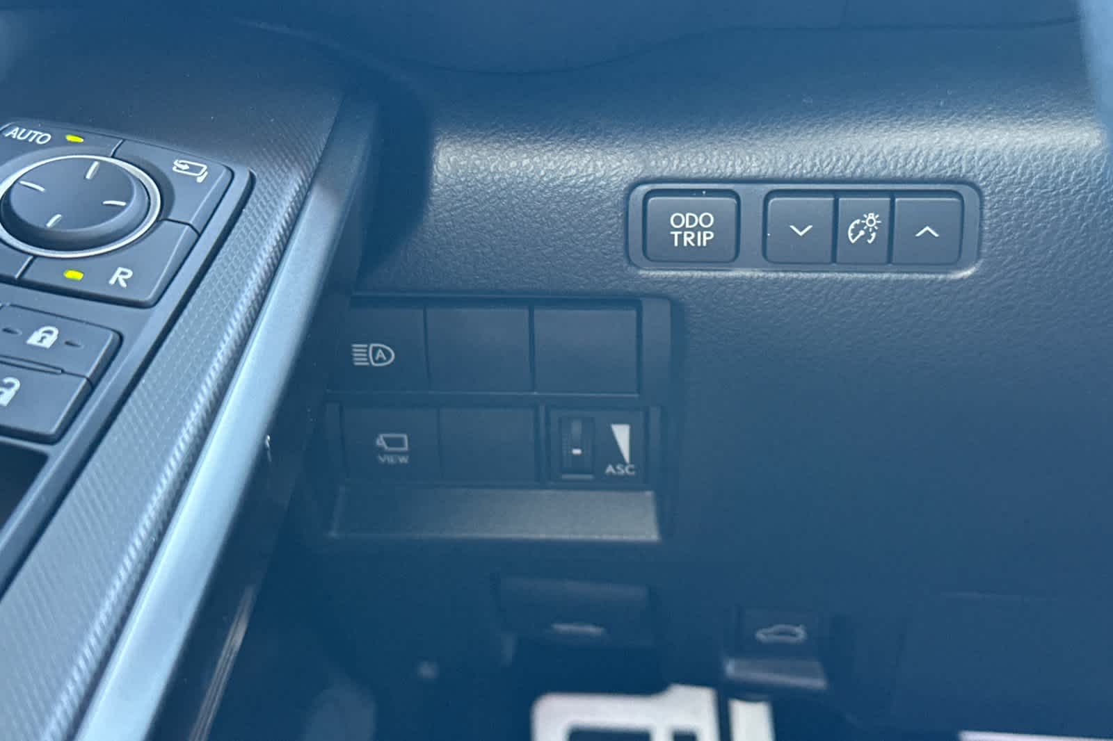 2025 Lexus IS 350 30