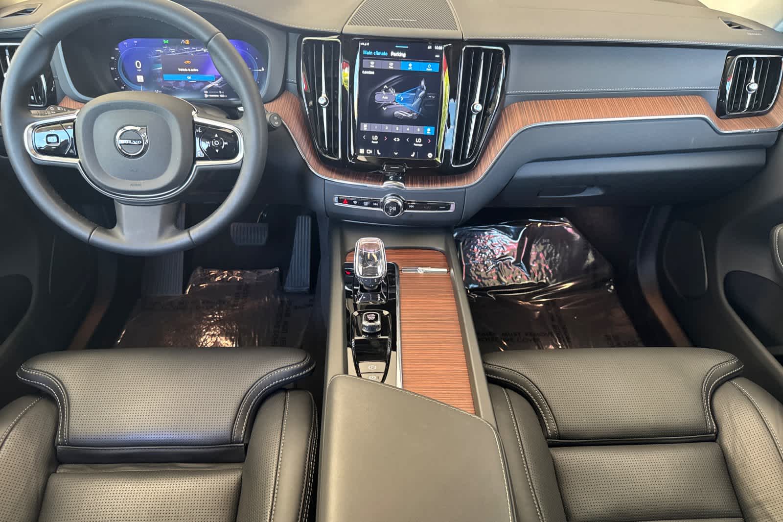 Thumbnail: 2024 Volvo XC60 - 3