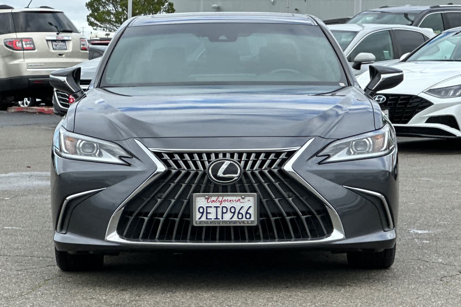 Thumbnail: 2023 Lexus ES - 10