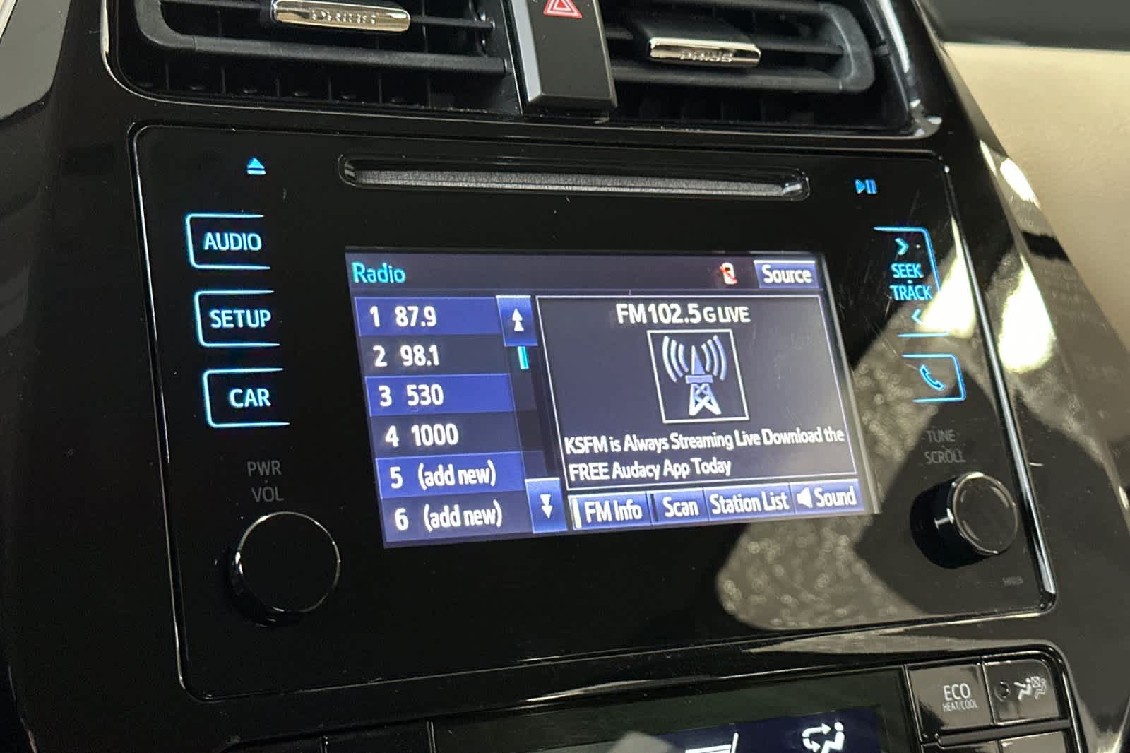 Thumbnail: 2016 Toyota Prius - 19