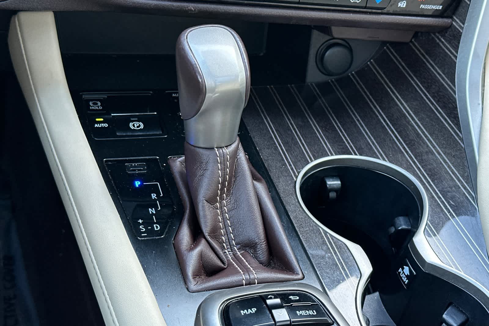 Thumbnail: 2017 Lexus RX - 24