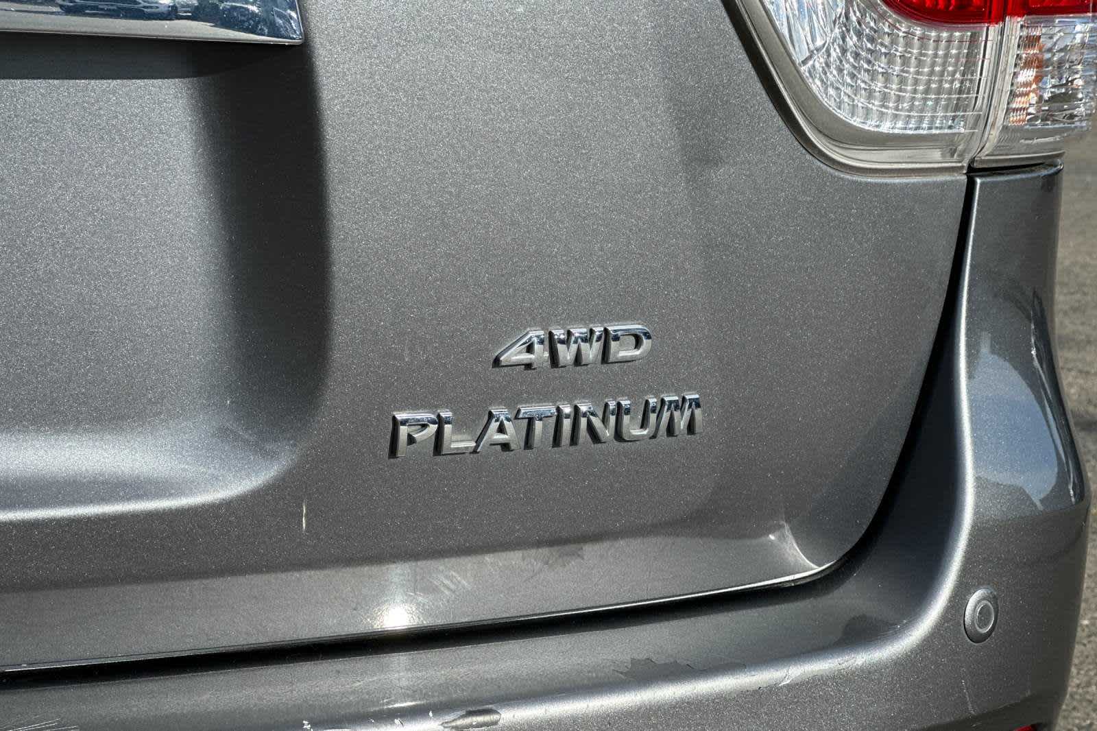 2016 Nissan Pathfinder Platinum 34