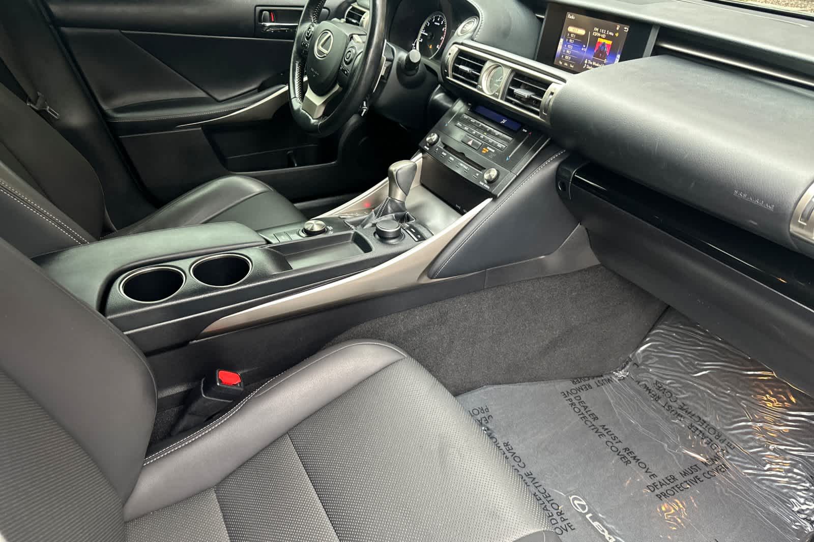 Thumbnail: 2016 Lexus IS - 16