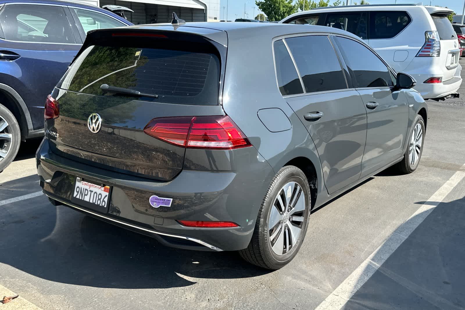 Thumbnail: 2019 Volkswagen e-Golf - 2