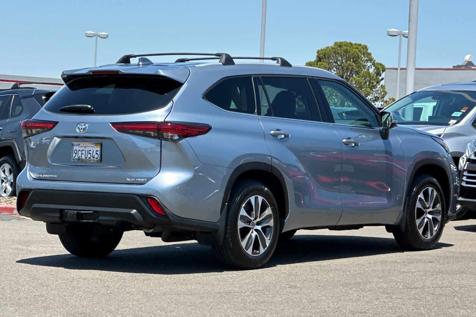 Thumbnail: 2022 Toyota Highlander - 2