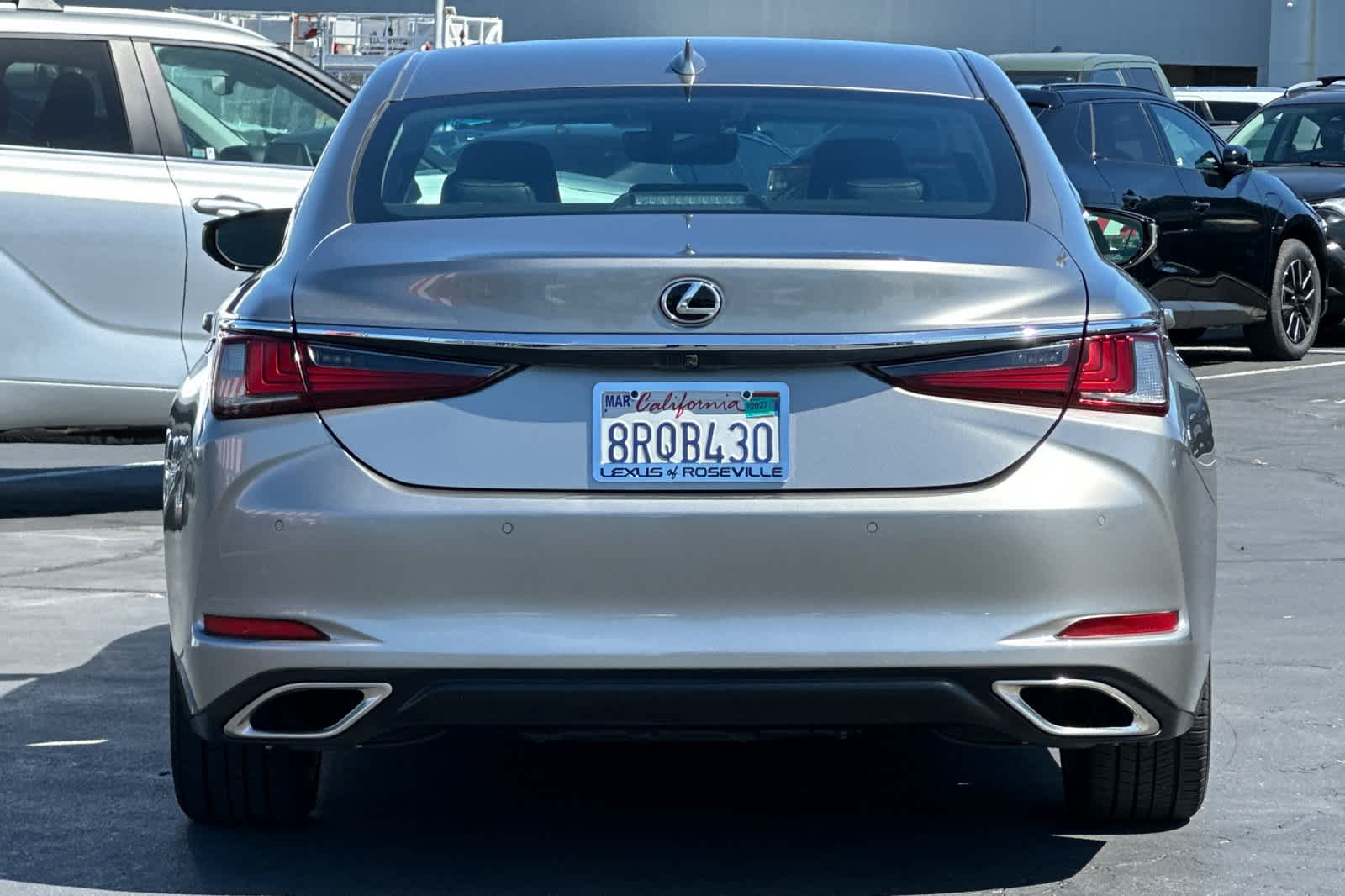 Thumbnail: 2020 Lexus ES - 8