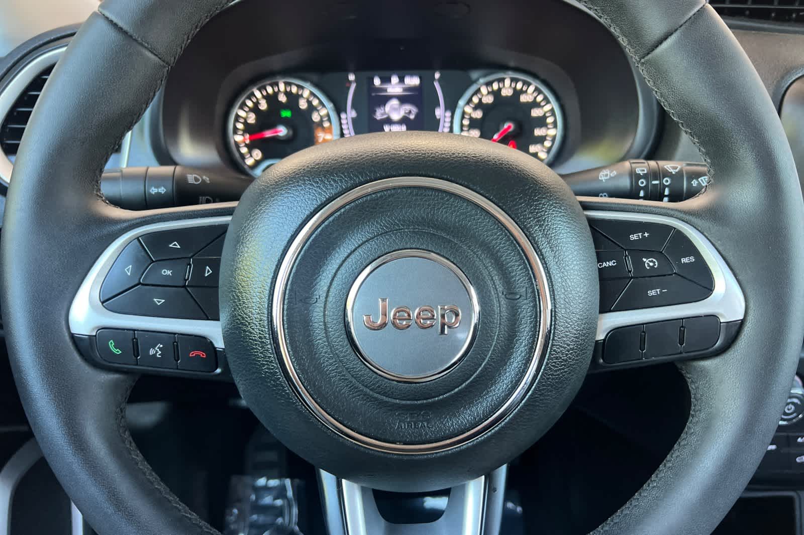 Thumbnail: 2018 Jeep Renegade - 23