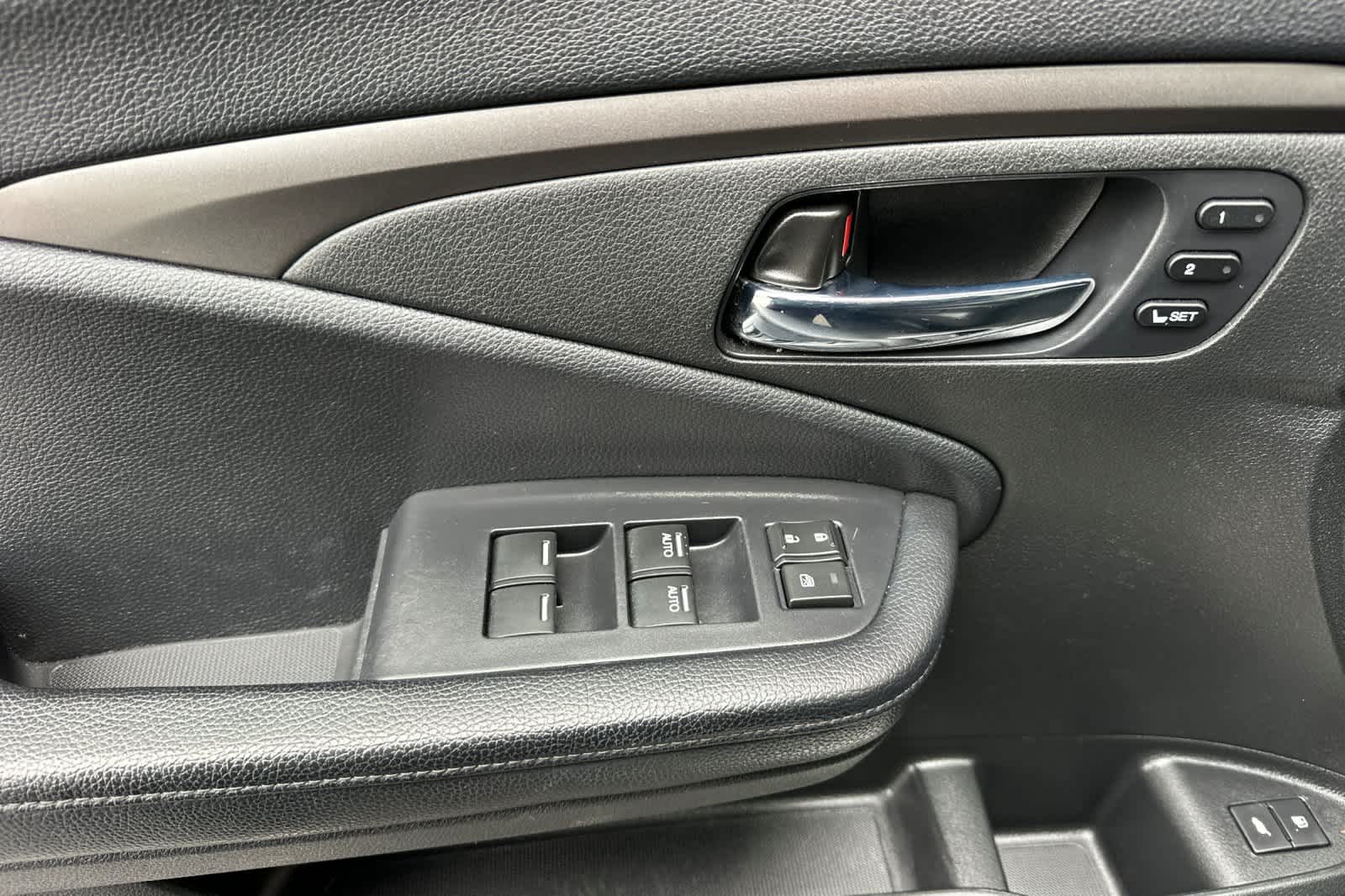 Thumbnail: 2019 Honda Passport - 12