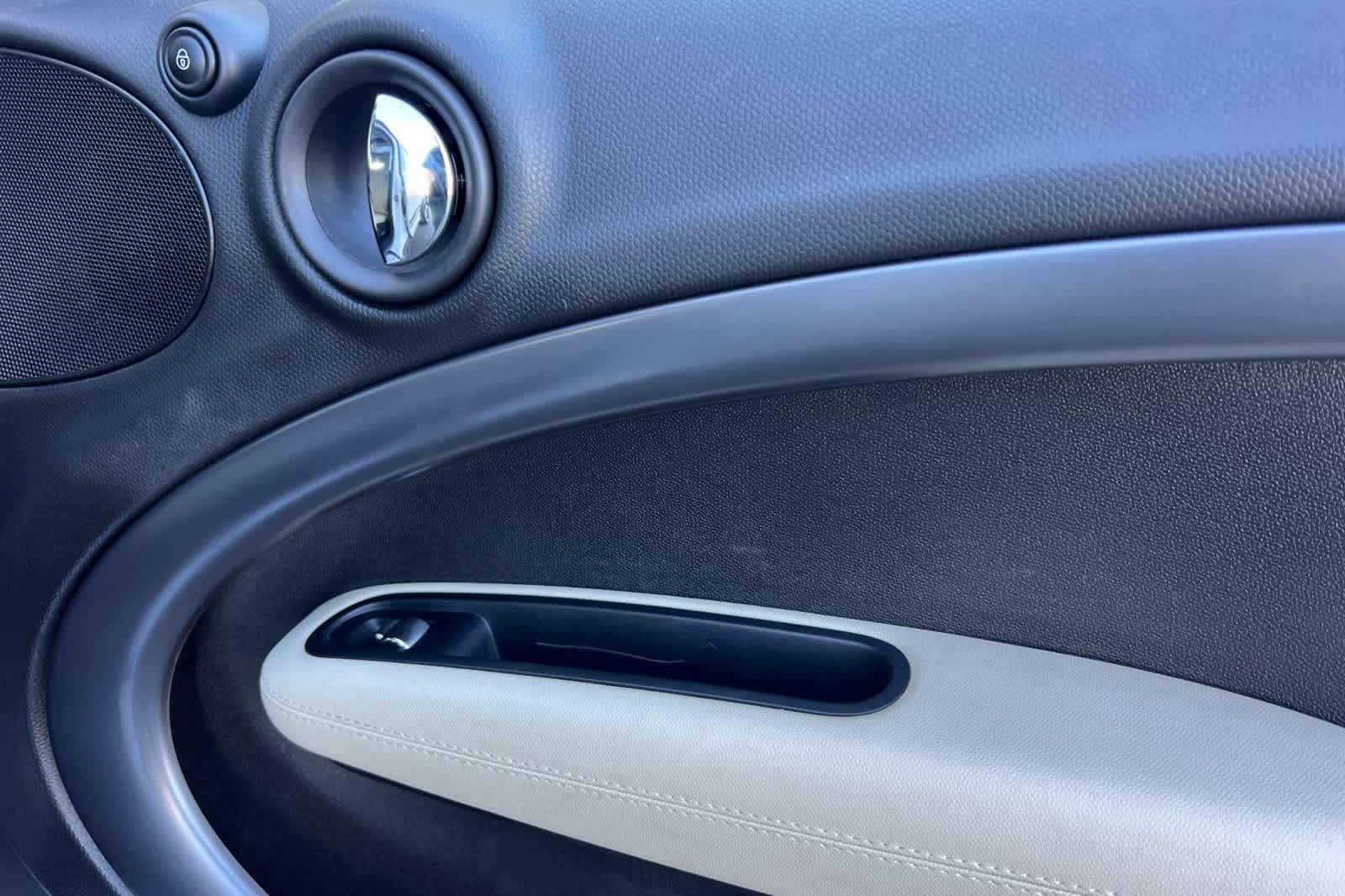 Thumbnail: 2014 MINI Cooper Countryman - 18