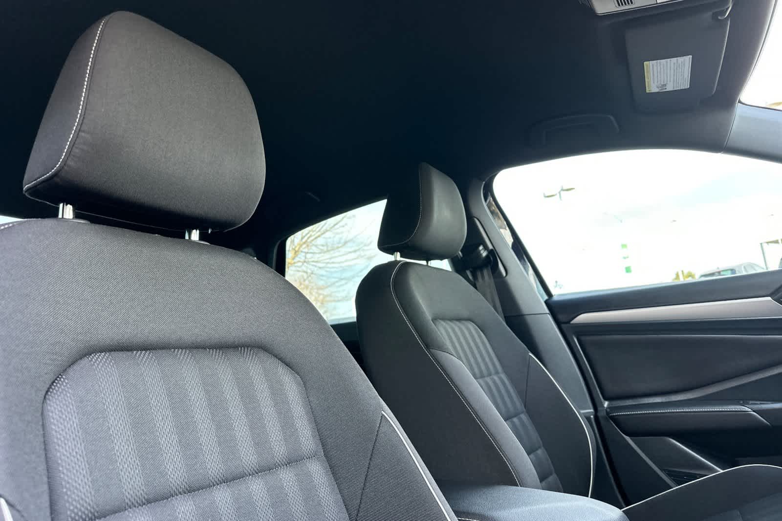 Thumbnail: 2022 Volkswagen Jetta - 16