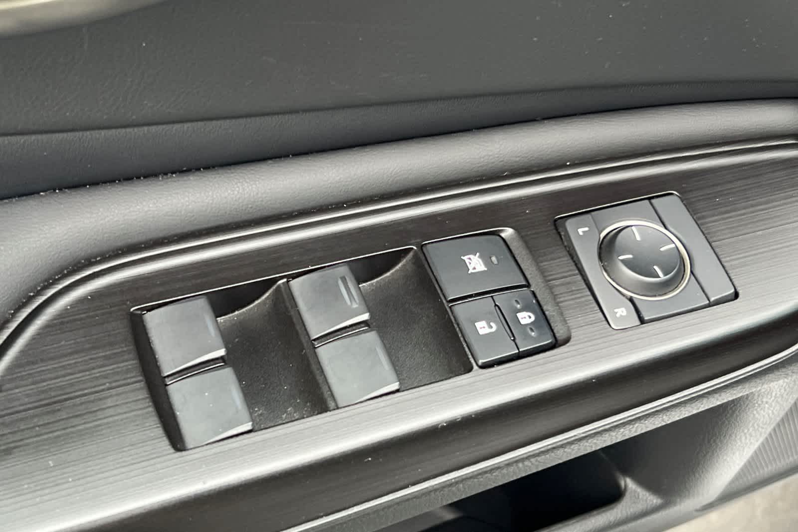 Thumbnail: 2019 Lexus ES - 13