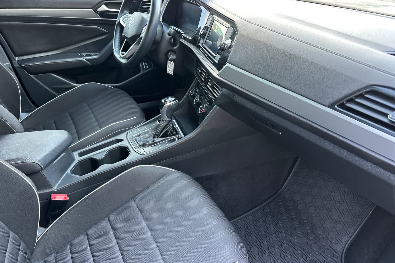 Thumbnail: 2022 Volkswagen Jetta - 15