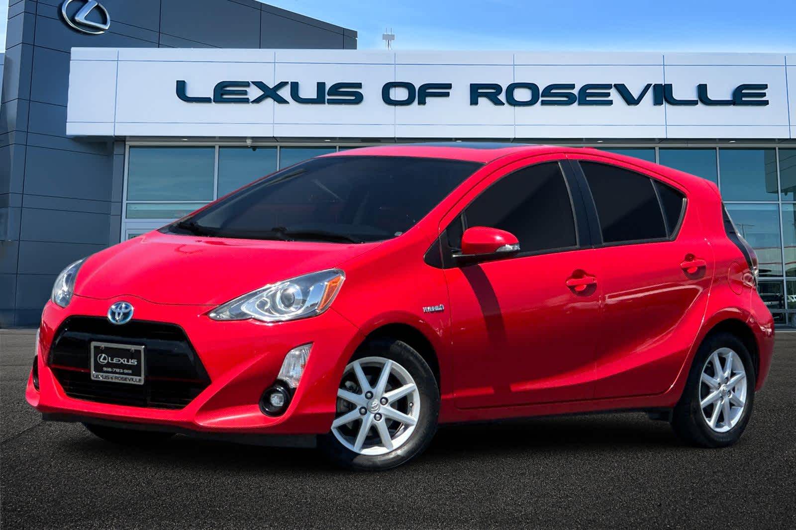 Thumbnail: 2015 Toyota Prius c - 1