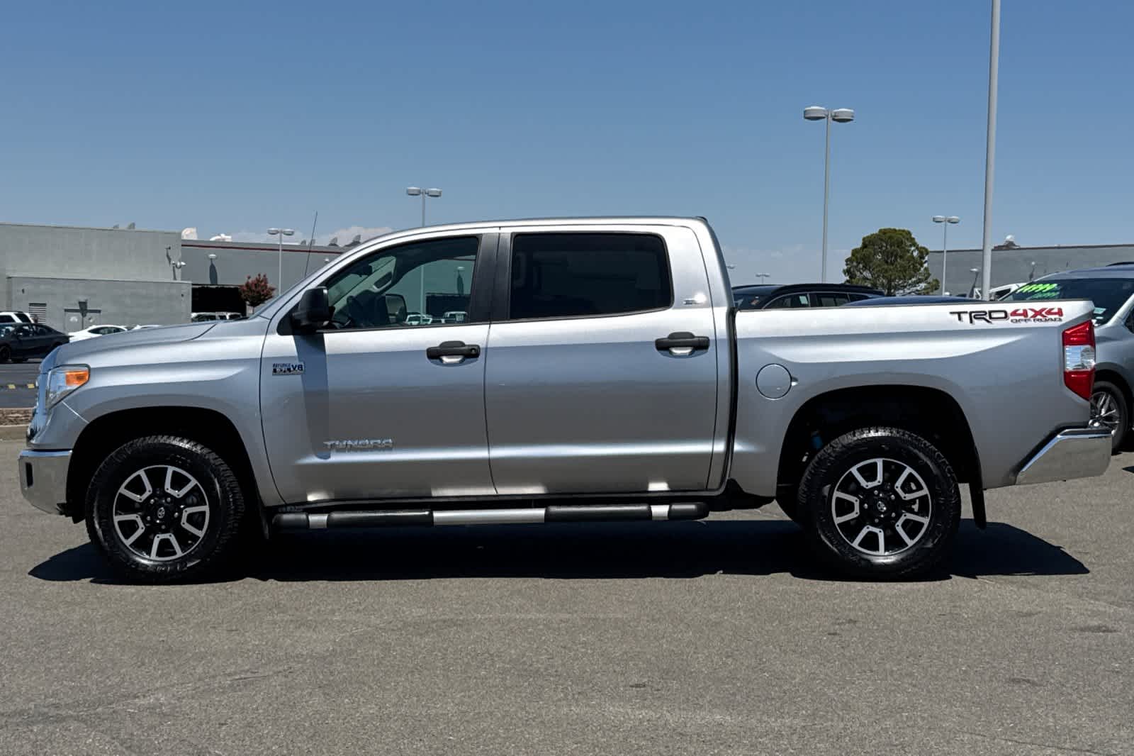 Thumbnail: 2016 Toyota Tundra - 9