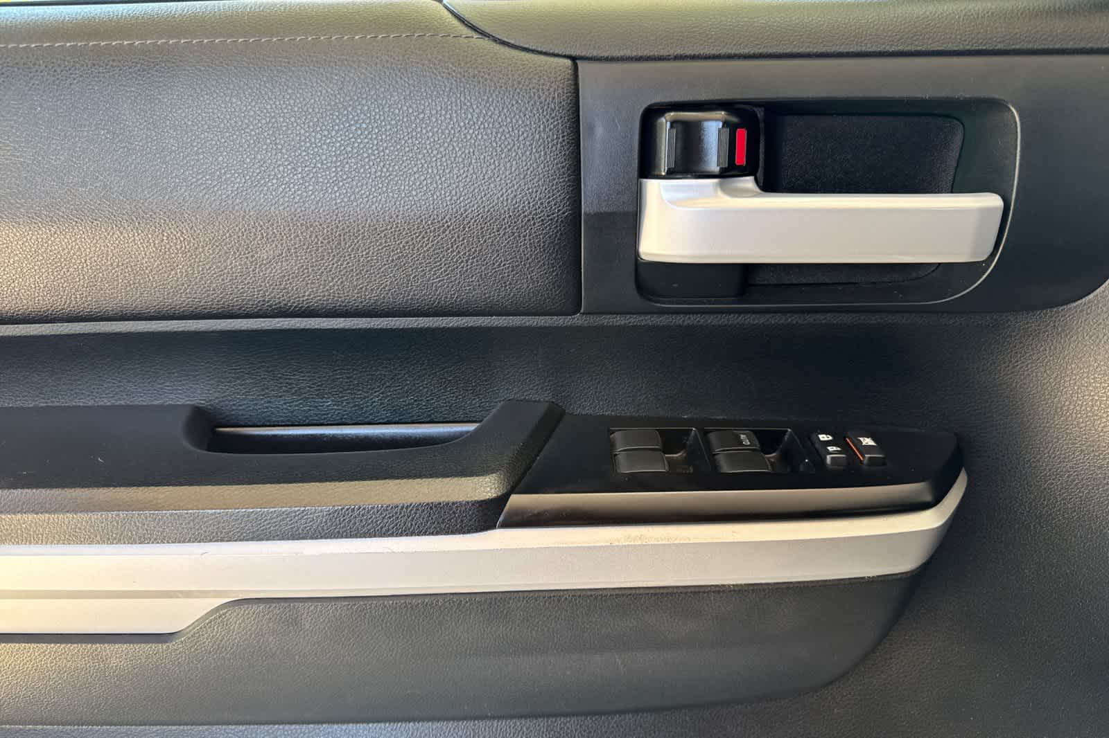Thumbnail: 2016 Toyota Tundra - 12