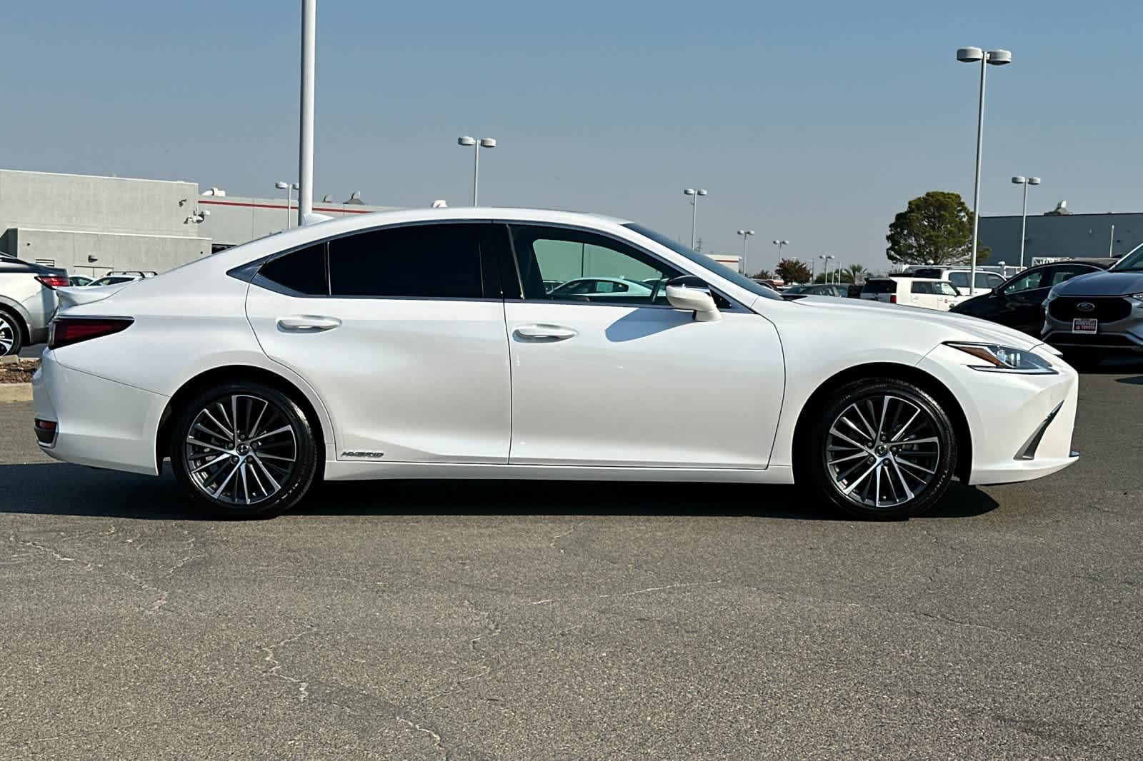 Thumbnail: 2022 Lexus ES - 6