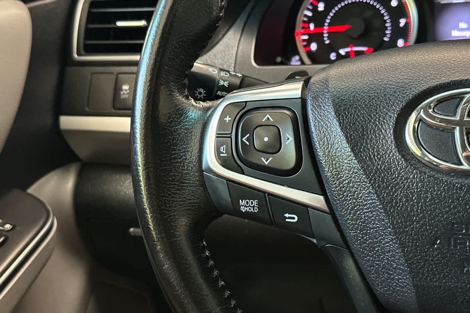 Thumbnail: 2016 Toyota Camry - 23