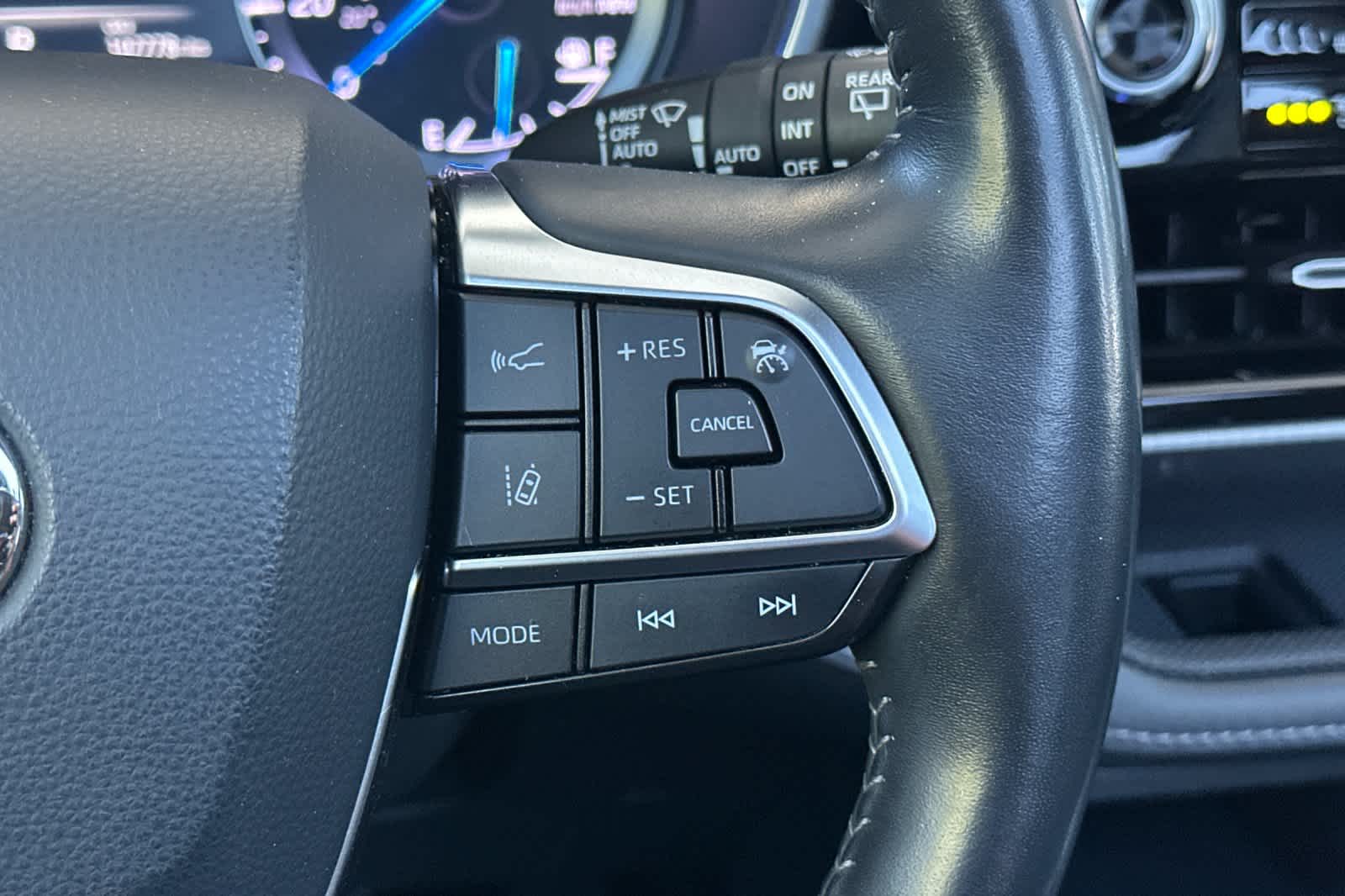 Thumbnail: 2020 Toyota Highlander - 28