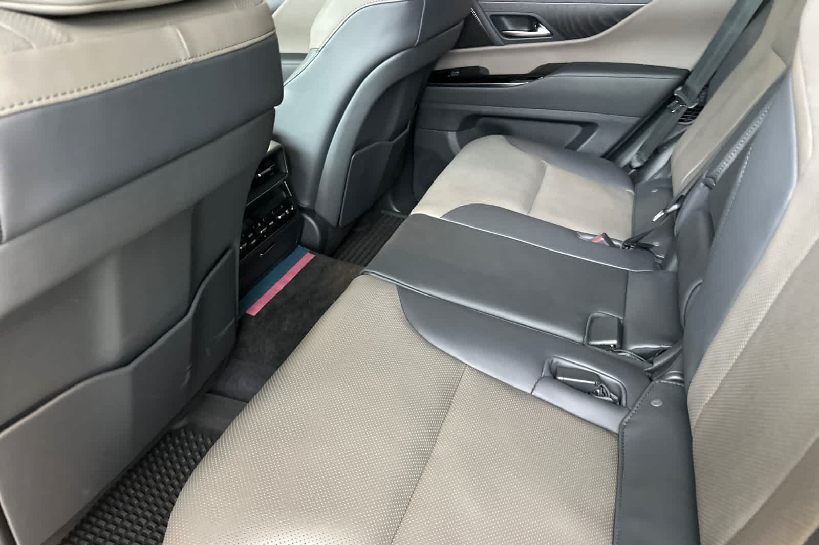 Thumbnail: 2025 Lexus LX - 4