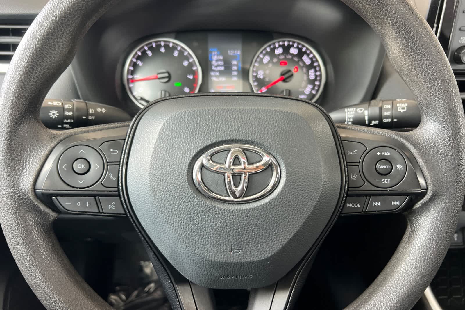 Thumbnail: 2021 Toyota RAV4 - 25