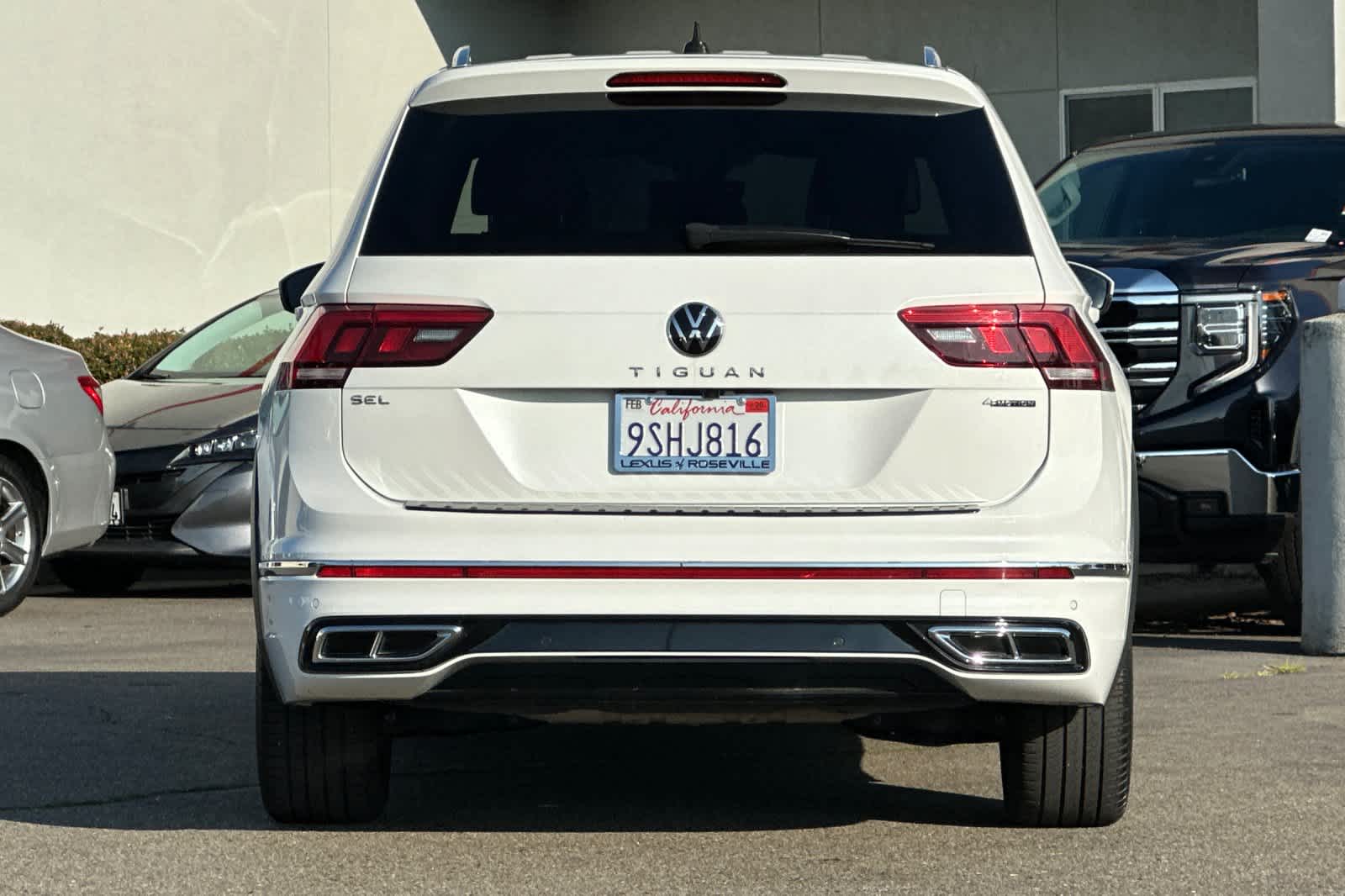 Thumbnail: 2023 Volkswagen Tiguan - 8