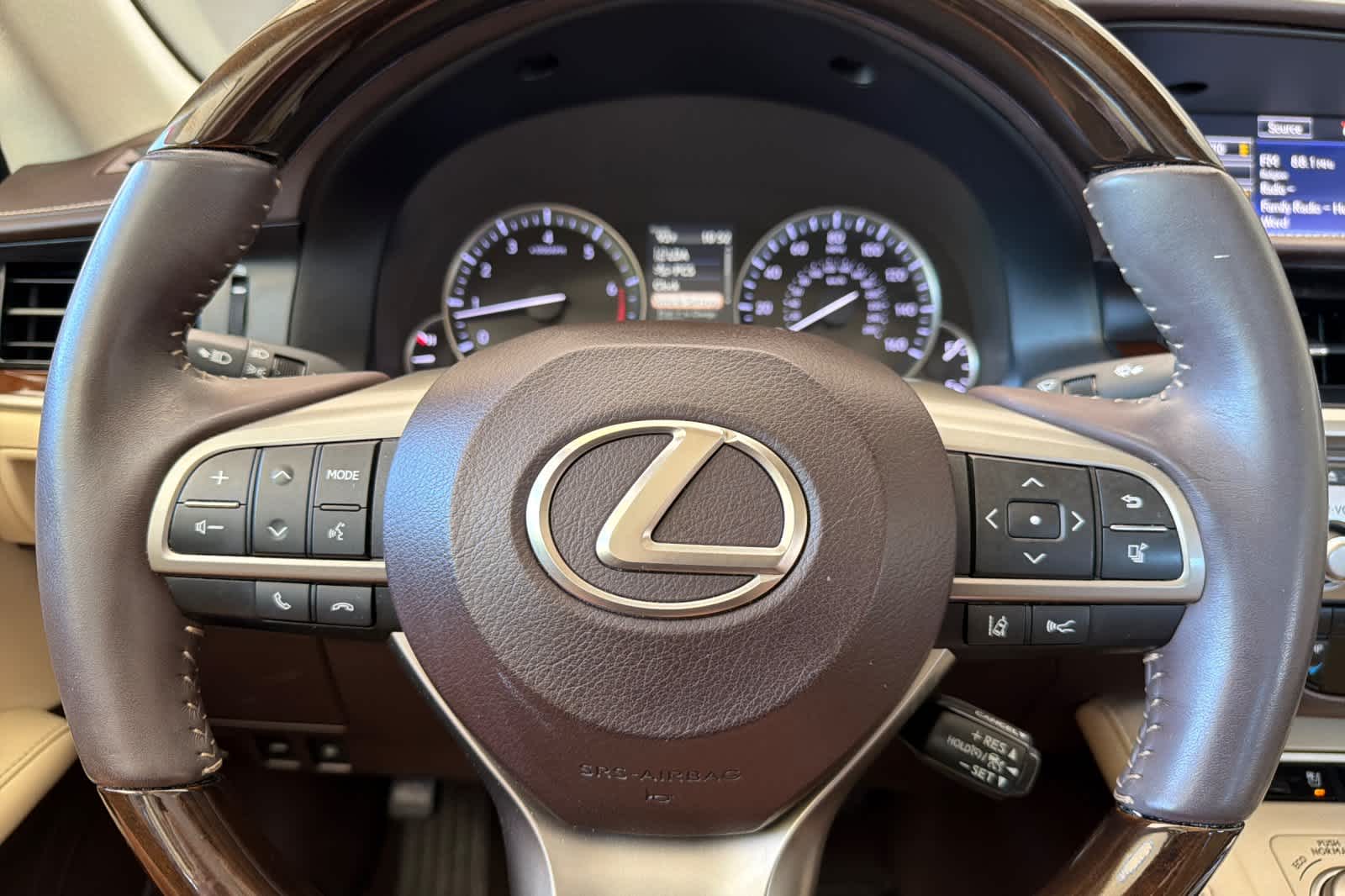 Thumbnail: 2016 Lexus ES - 24