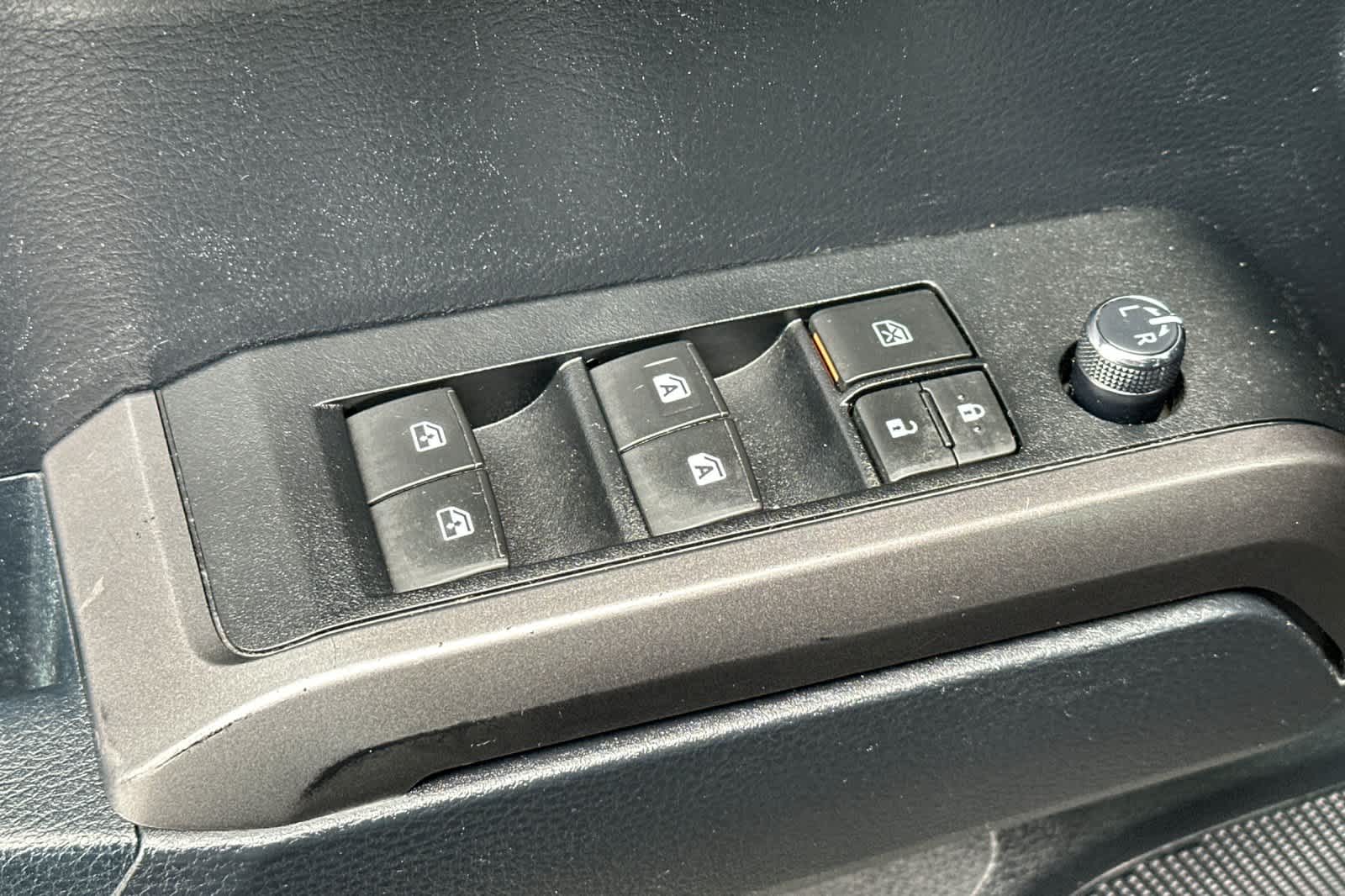 Thumbnail: 2018 Toyota Tacoma - 13