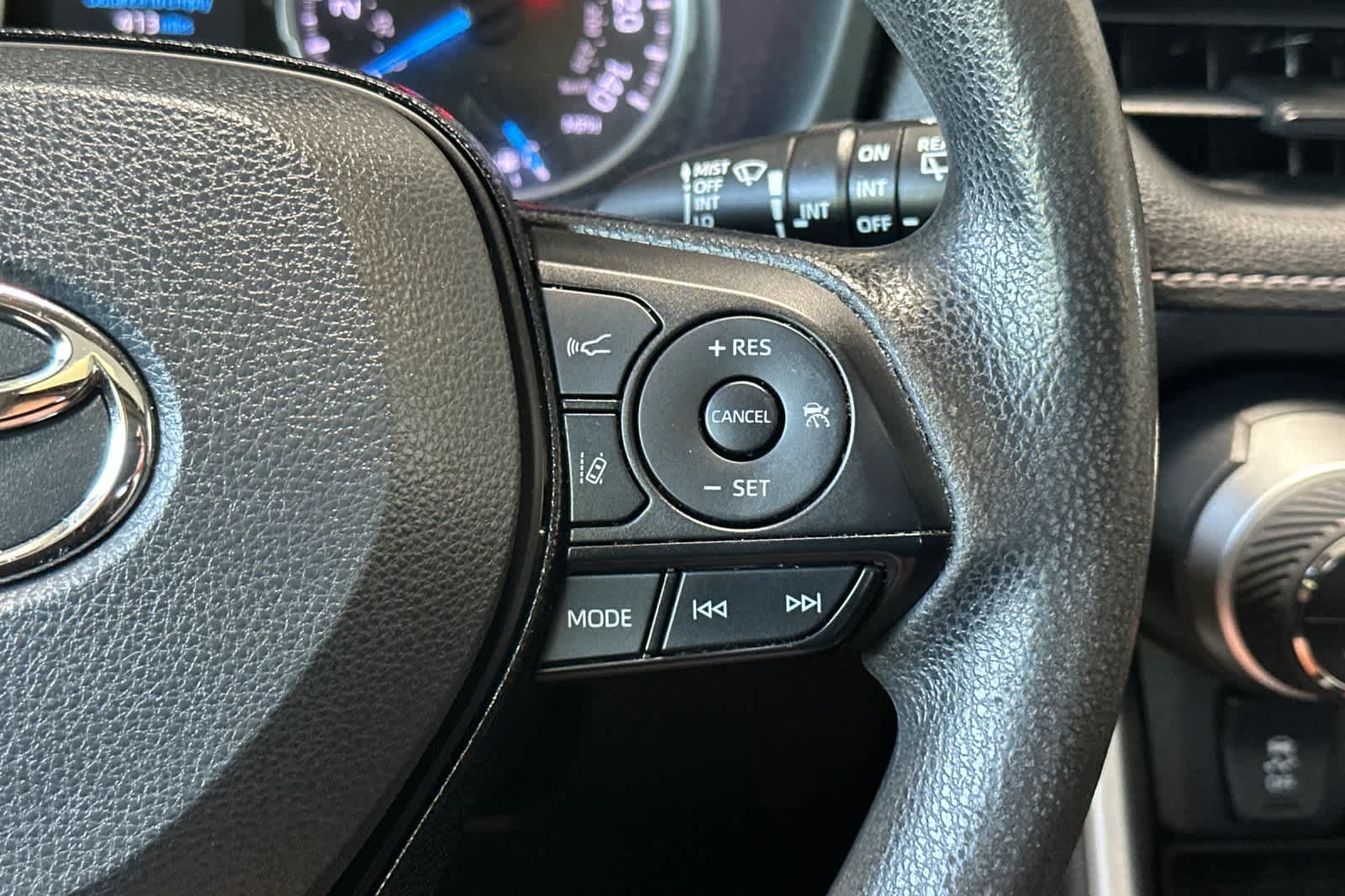 Thumbnail: 2021 Toyota RAV4 - 27