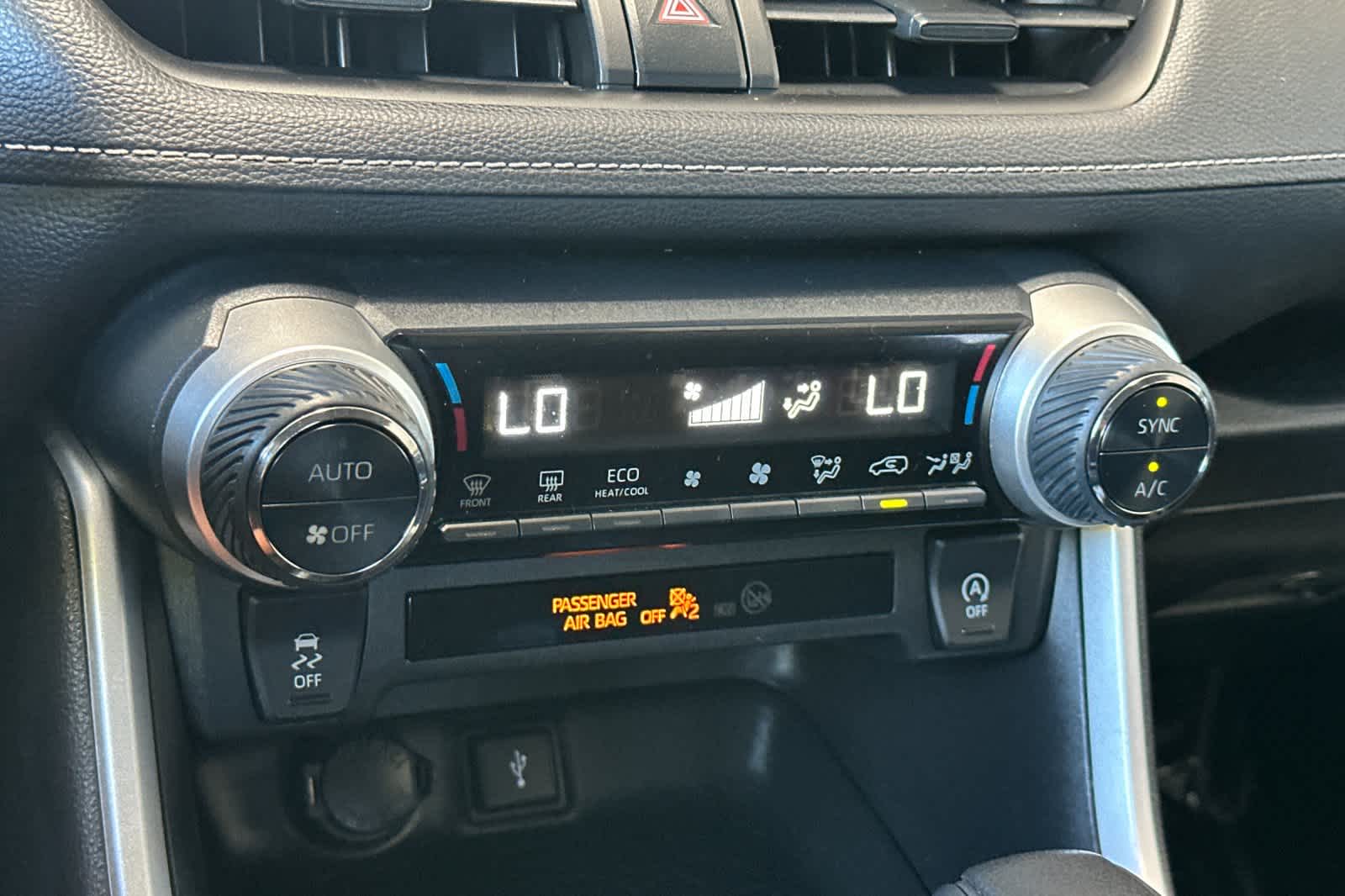 Thumbnail: 2022 Toyota RAV4 - 22