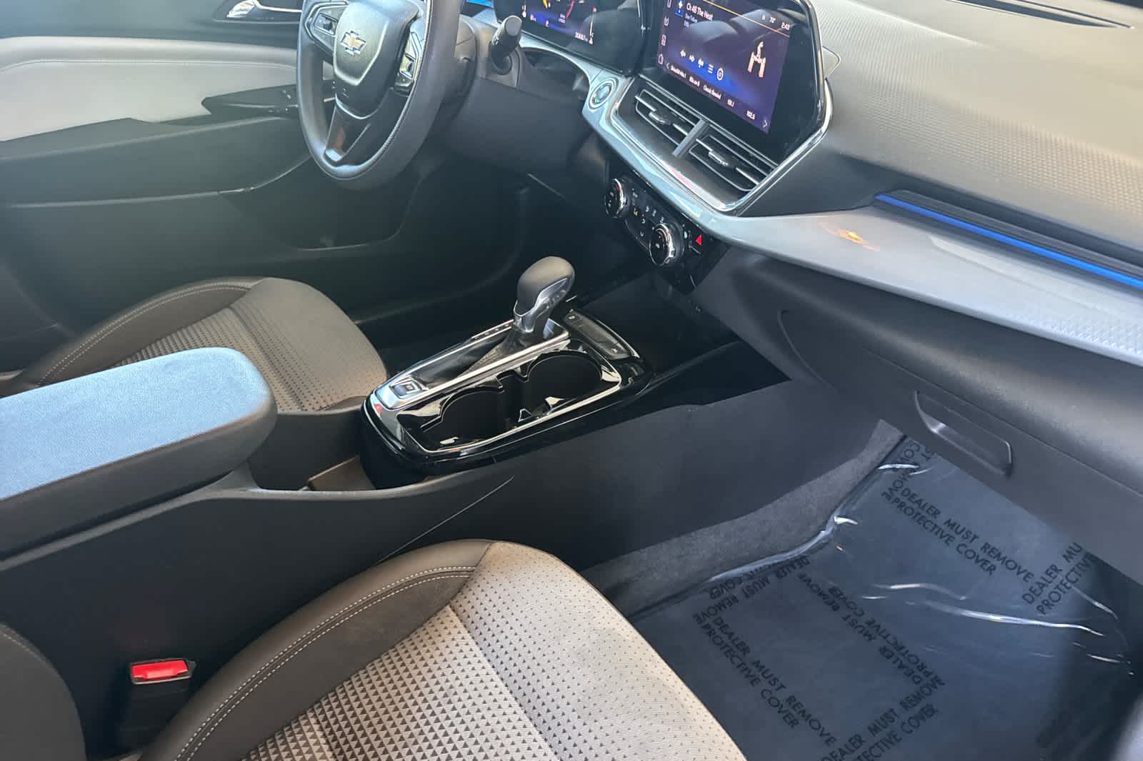 Thumbnail: 2025 Chevrolet Trax - 15