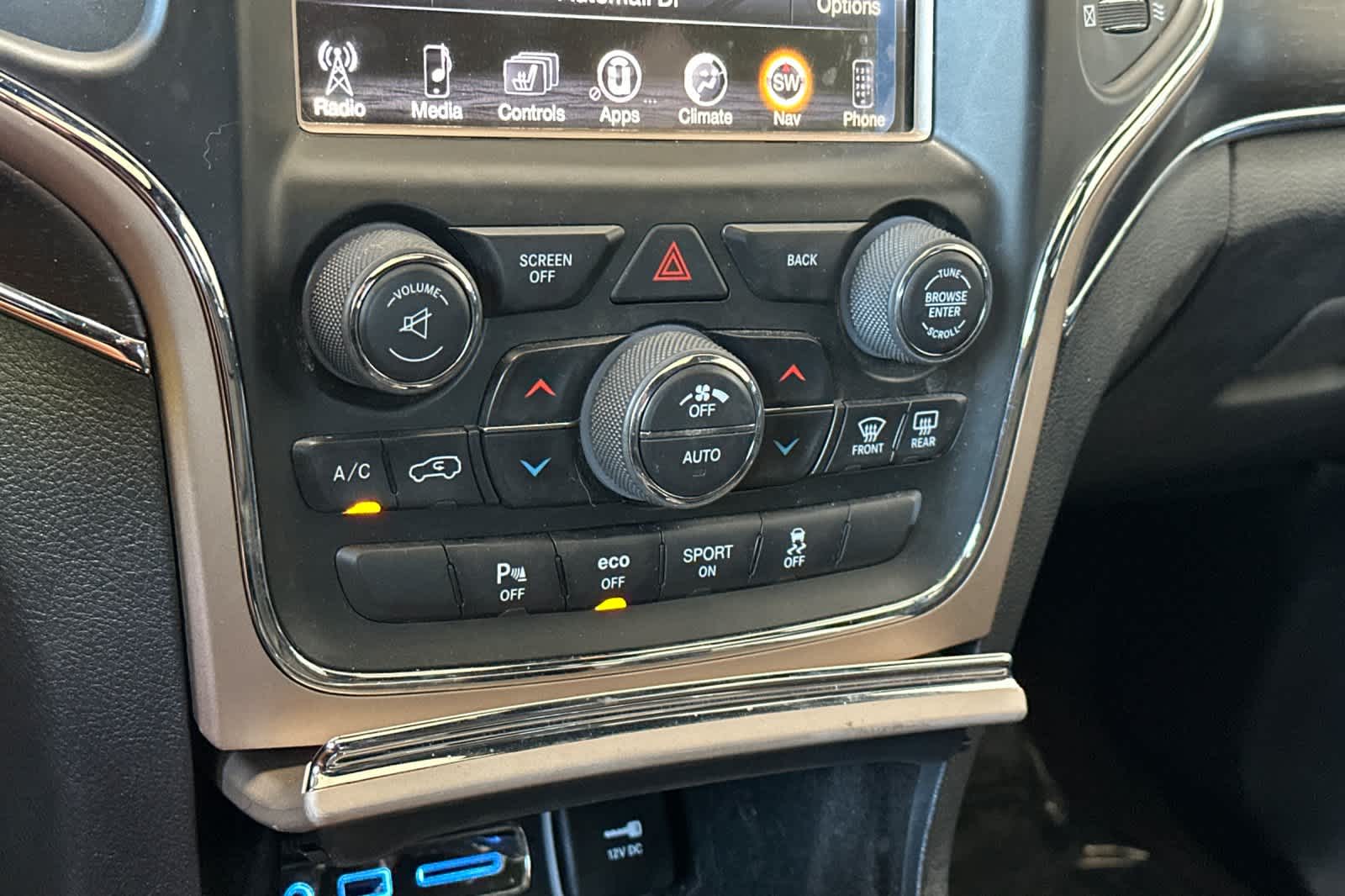 Thumbnail: 2017 Jeep Grand Cherokee - 23