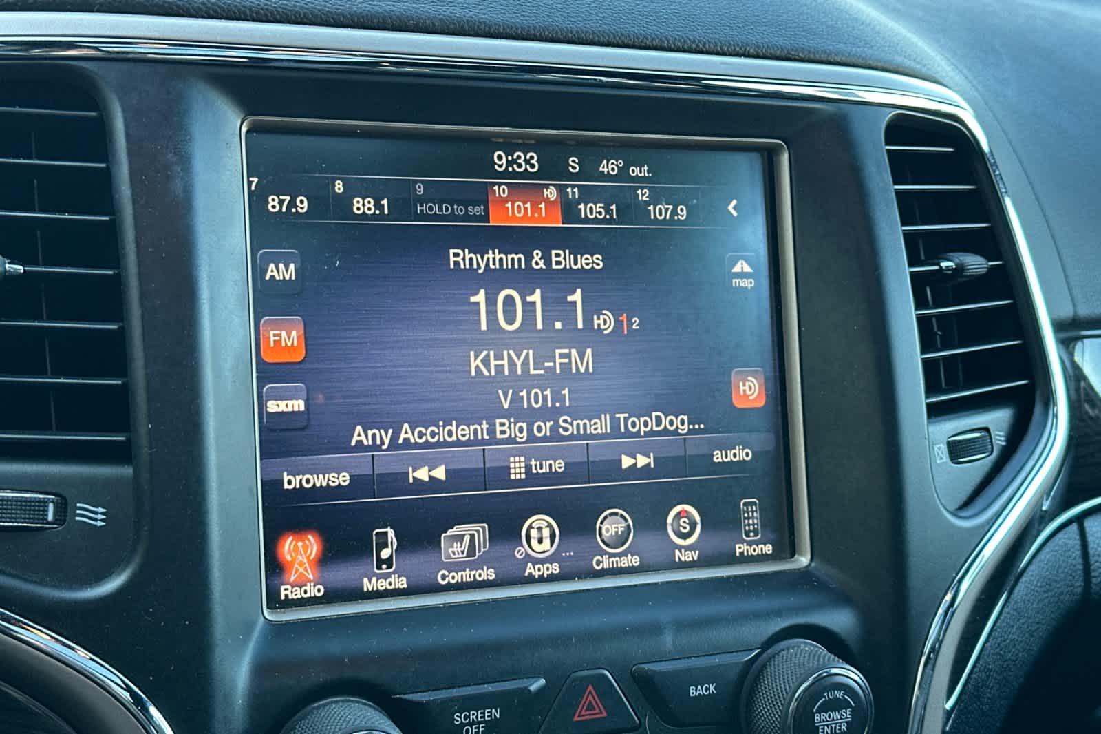 Thumbnail: 2017 Jeep Grand Cherokee - 20