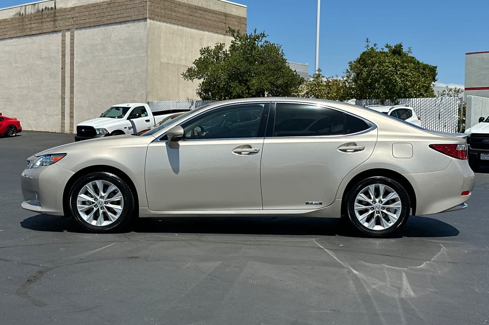 Thumbnail: 2014 Lexus ES - 9