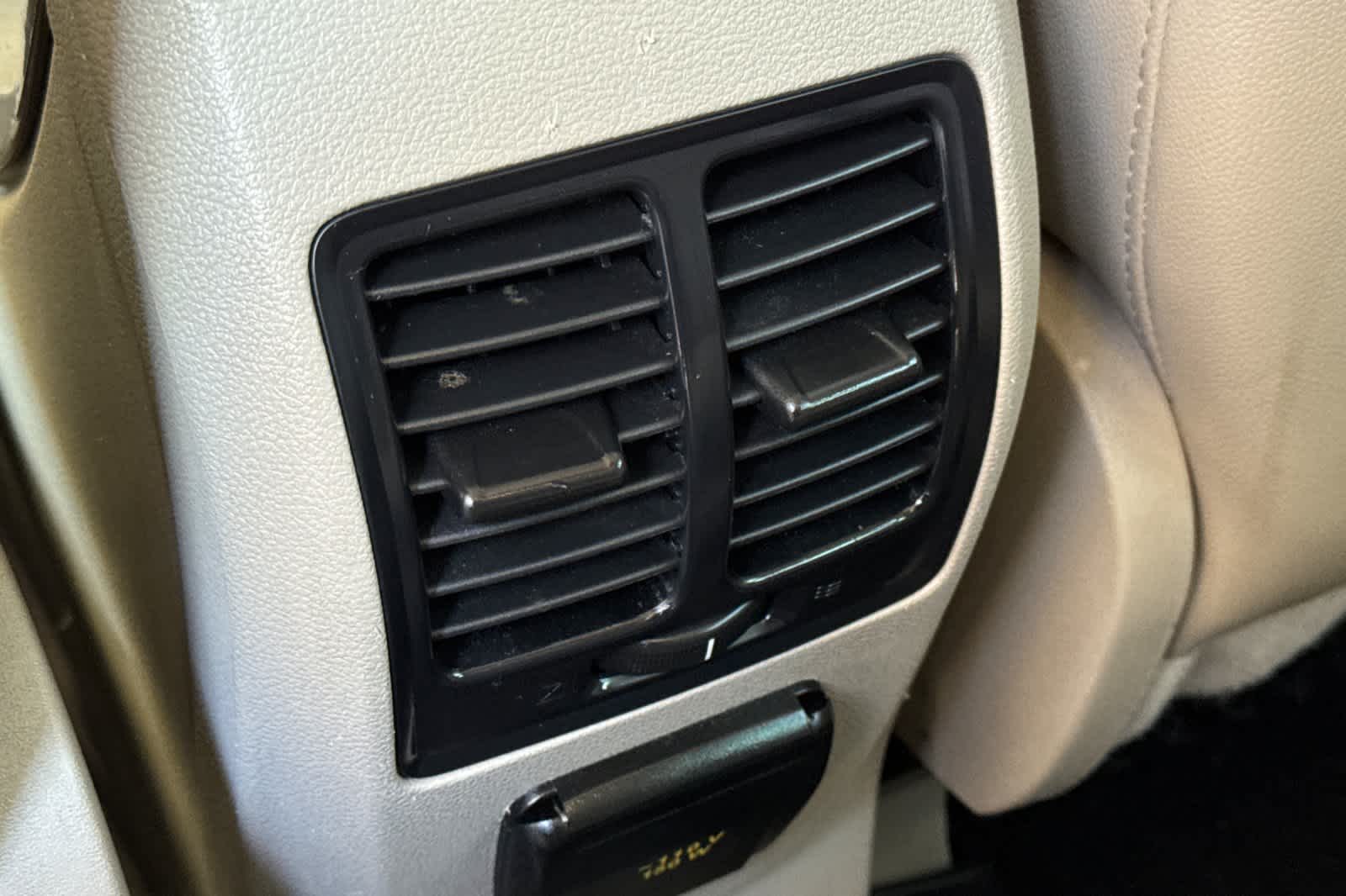 Thumbnail: 2015 Ford C-Max - 14