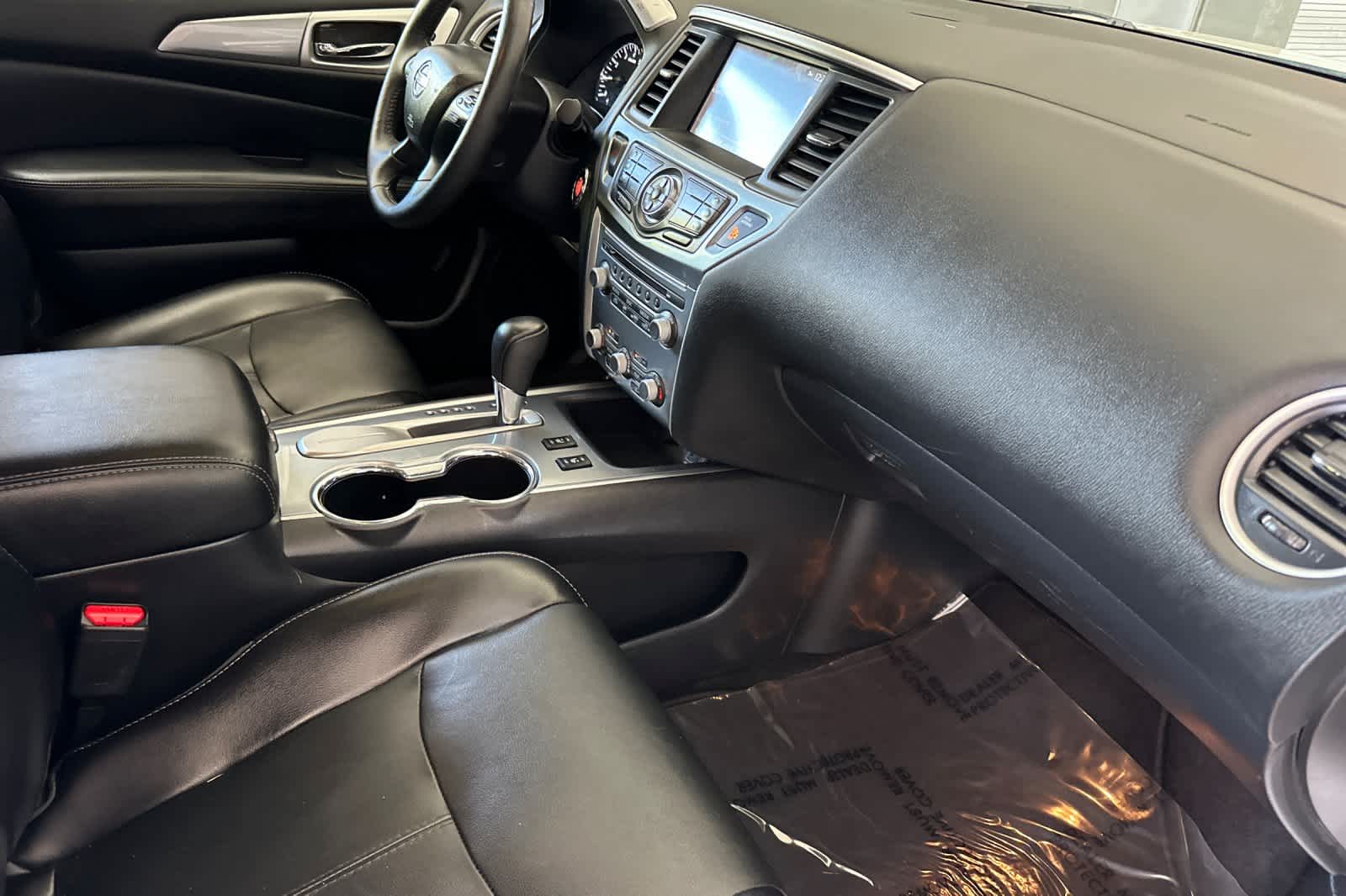 Thumbnail: 2020 Nissan Pathfinder - 18