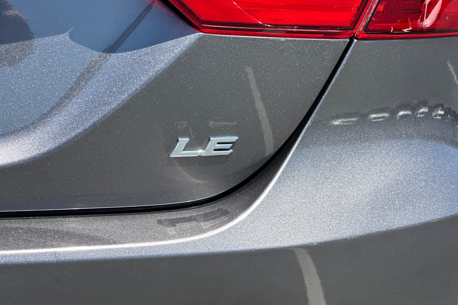 2019 Toyota Camry LE 29