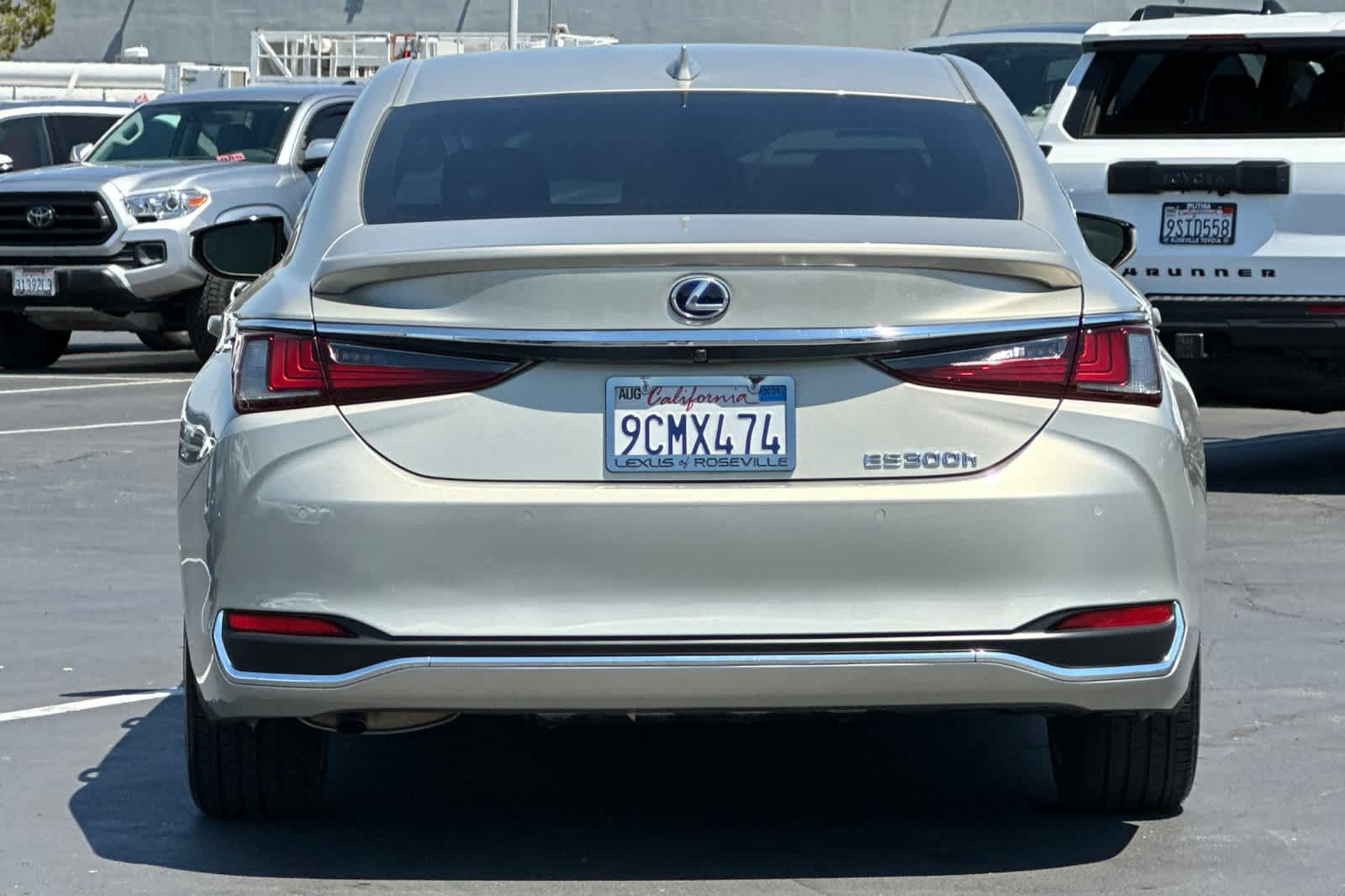 Thumbnail: 2022 Lexus ES - 8
