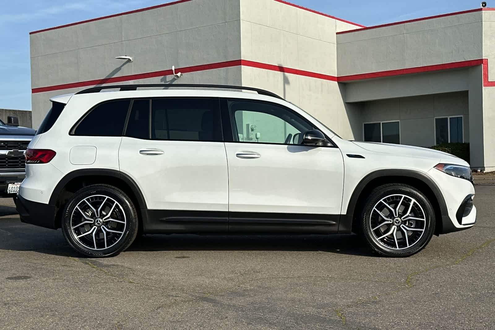 Thumbnail: 2023 Mercedes-Benz EQB - 6