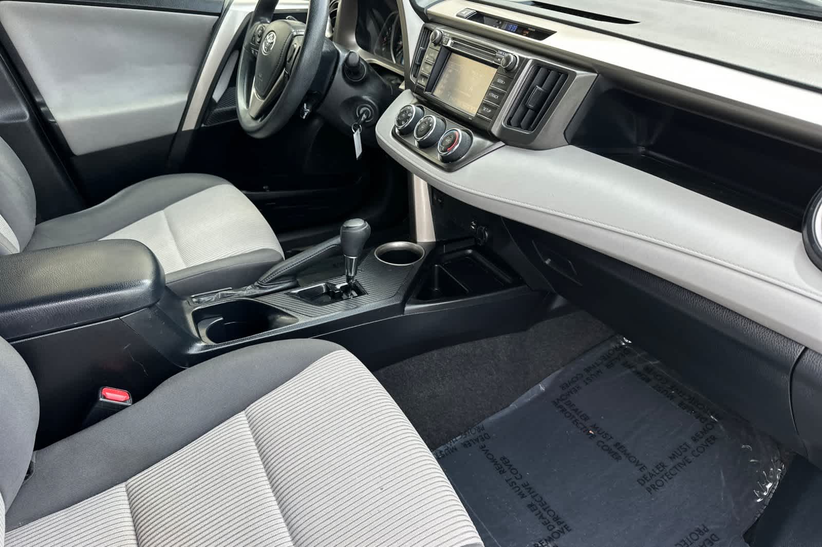 Thumbnail: 2015 Toyota RAV4 - 16