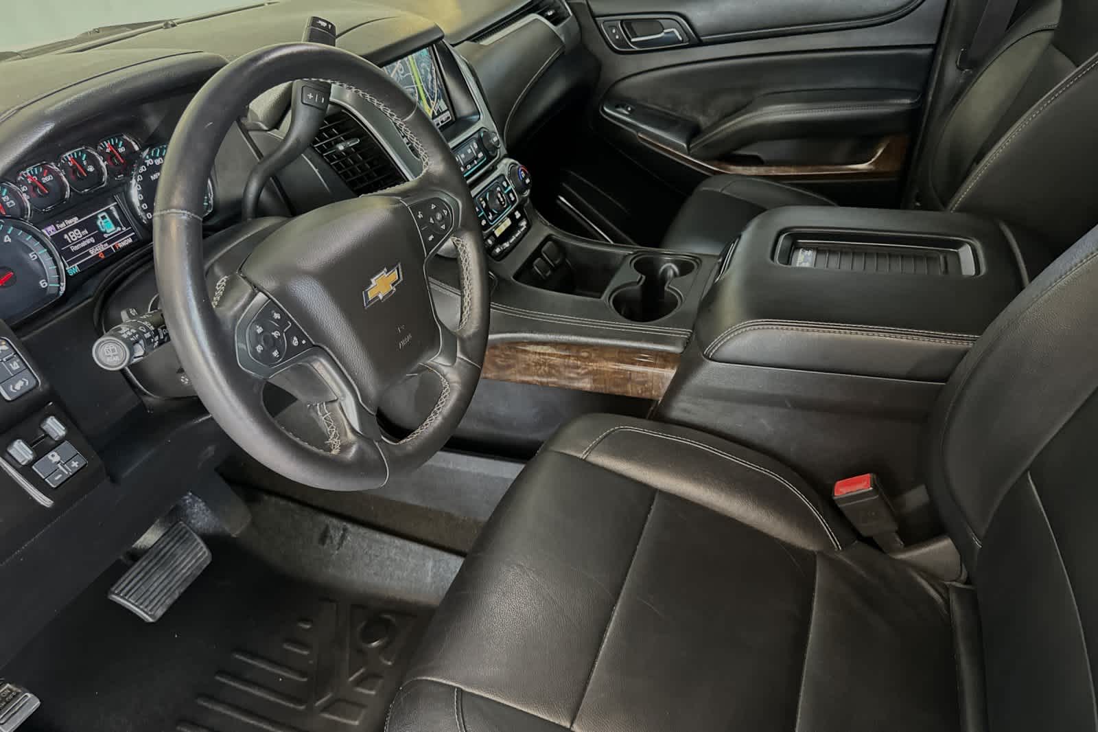 2015 Chevrolet Suburban LT 11