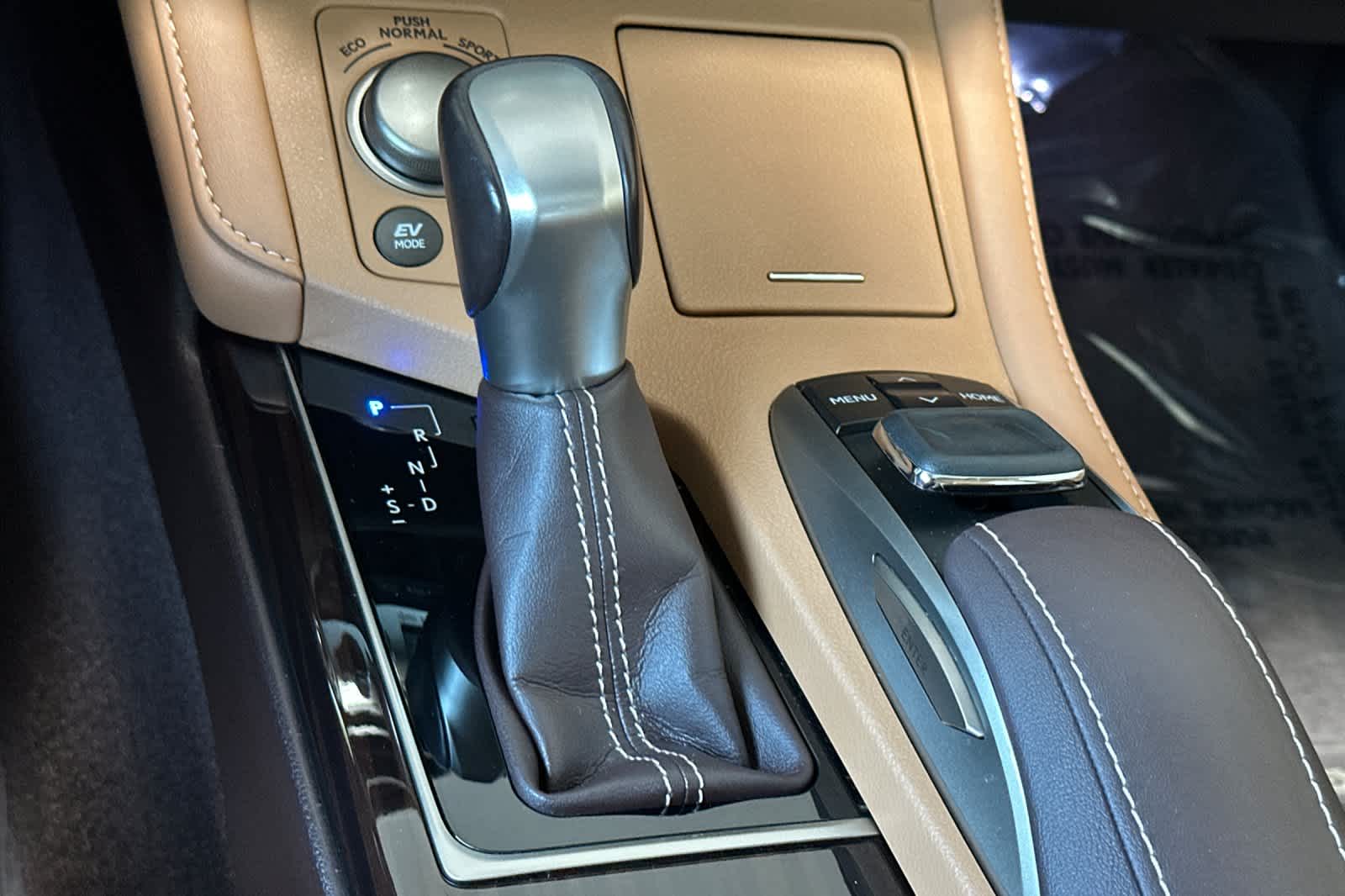Thumbnail: 2016 Lexus ES - 23