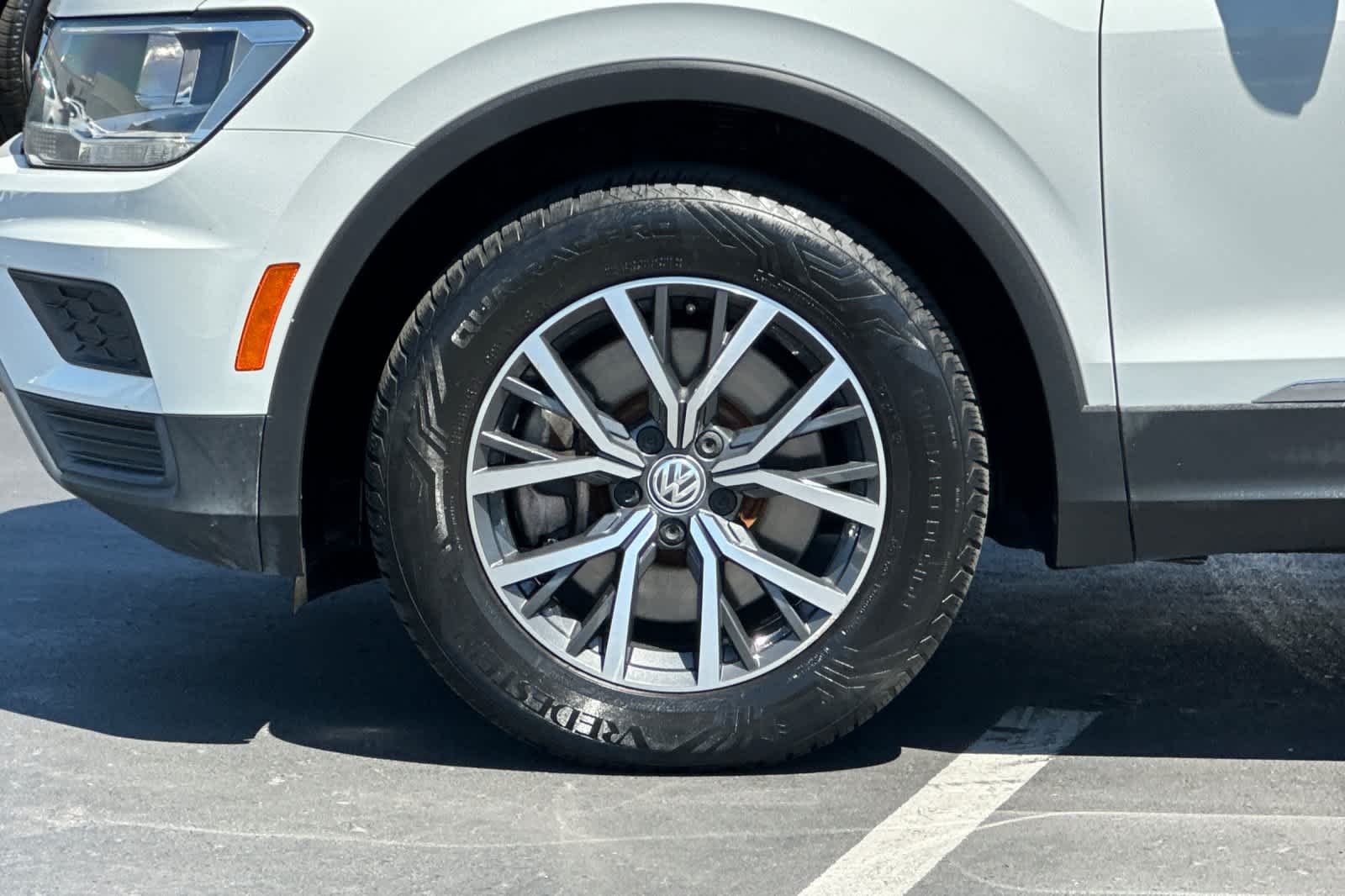 Thumbnail: 2018 Volkswagen Tiguan - 32