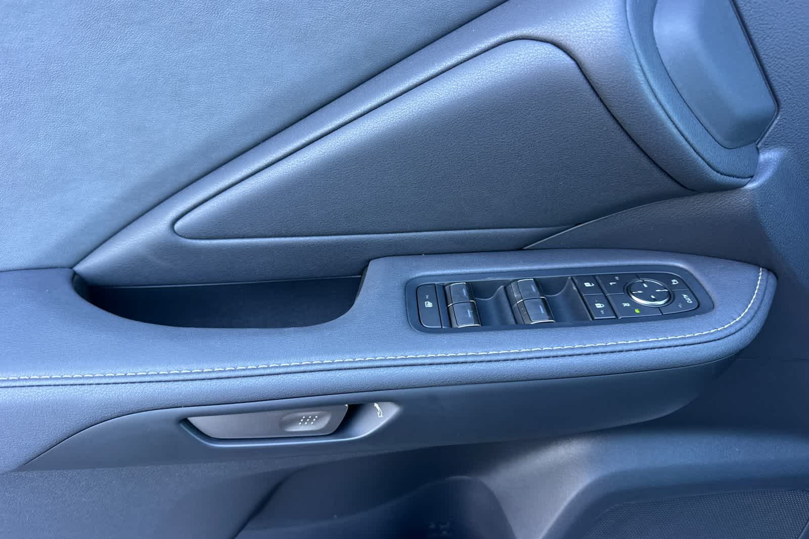 Thumbnail: 2026 Lexus TX - 12