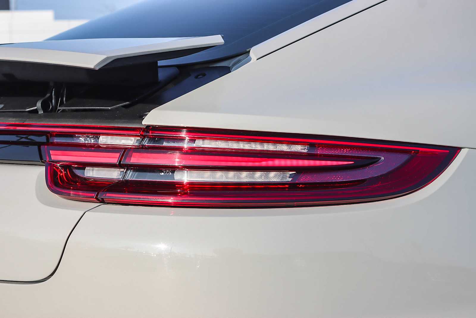 Thumbnail: 2018 Porsche Panamera - 8