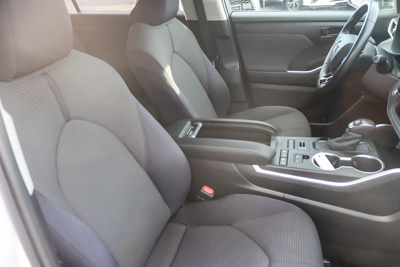 Thumbnail: 2020 Toyota Highlander - 15