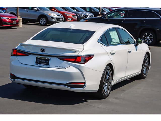 Thumbnail: 2025 Lexus ES - 4