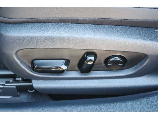 Thumbnail: 2025 Lexus ES - 22