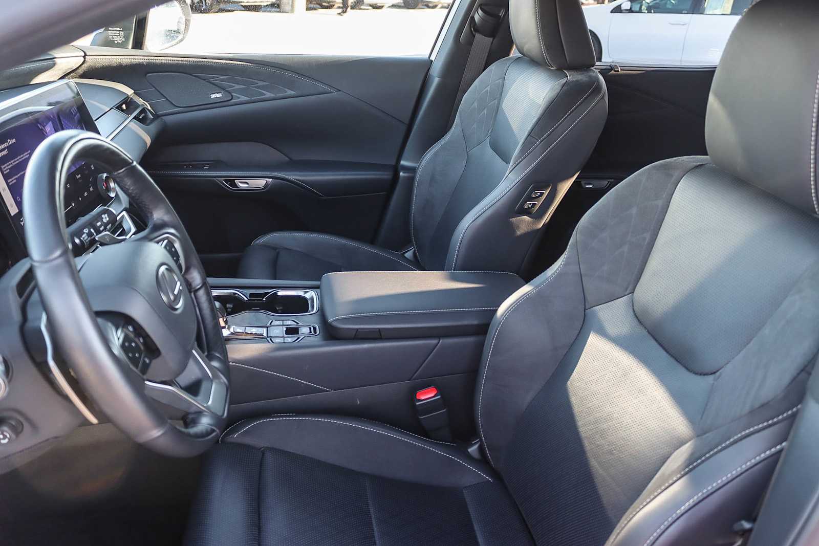 Thumbnail: 2025 Lexus RX - 16